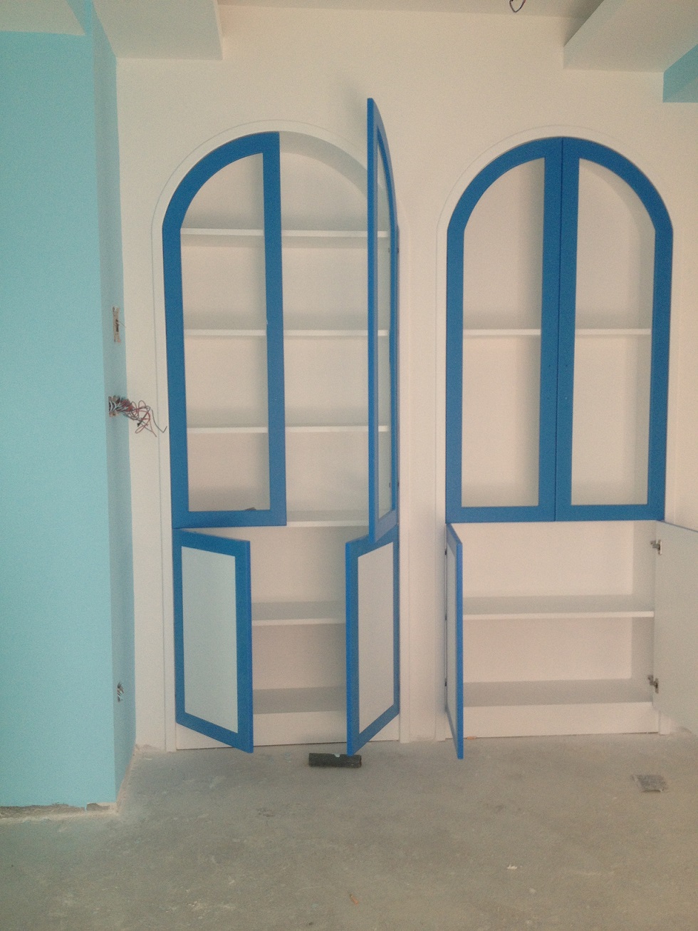 海賦江城一期2-2-904正在進(jìn)行油漆工藝施工