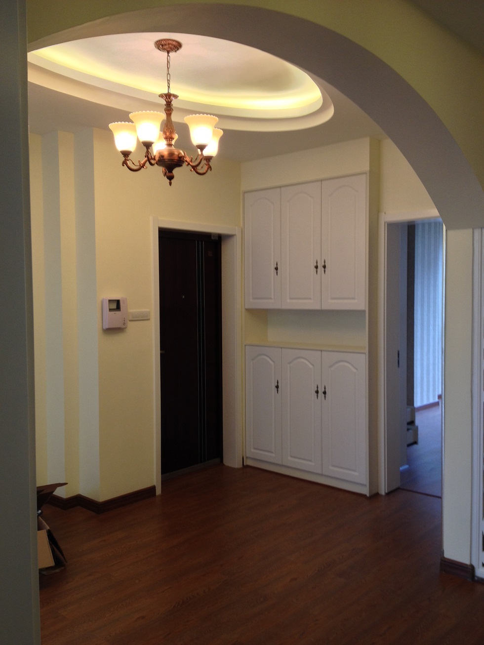 八大家園9-2-605正在進(jìn)行木工工藝施工